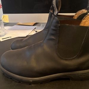 LIKE NEW BLUNDSTONES  AUS SIZE 11